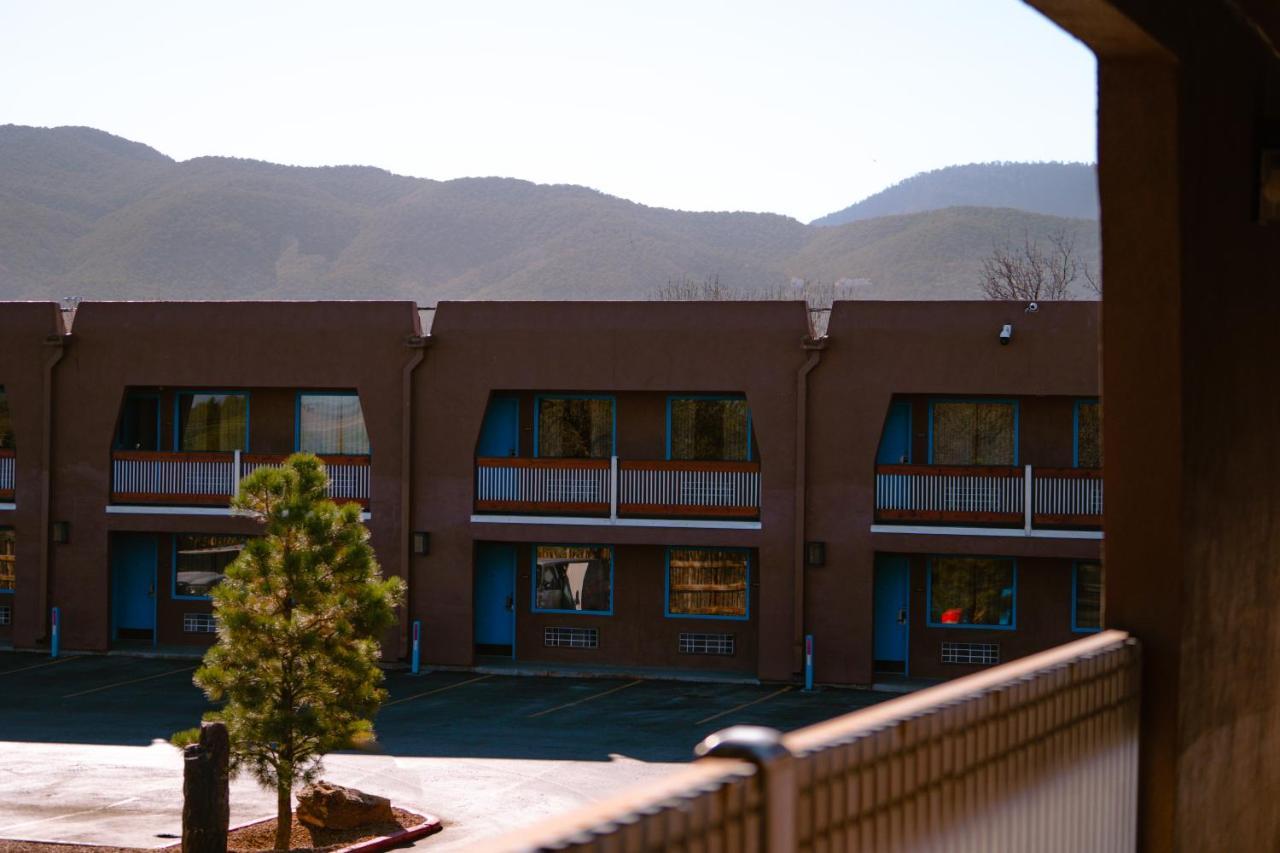 Taos Valley Lodge Экстерьер фото