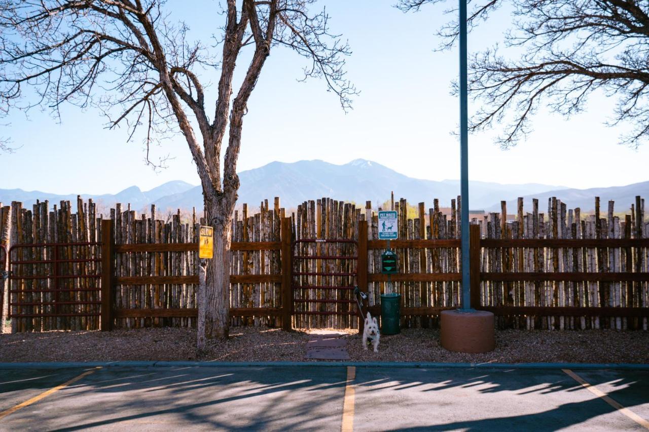 Taos Valley Lodge Экстерьер фото